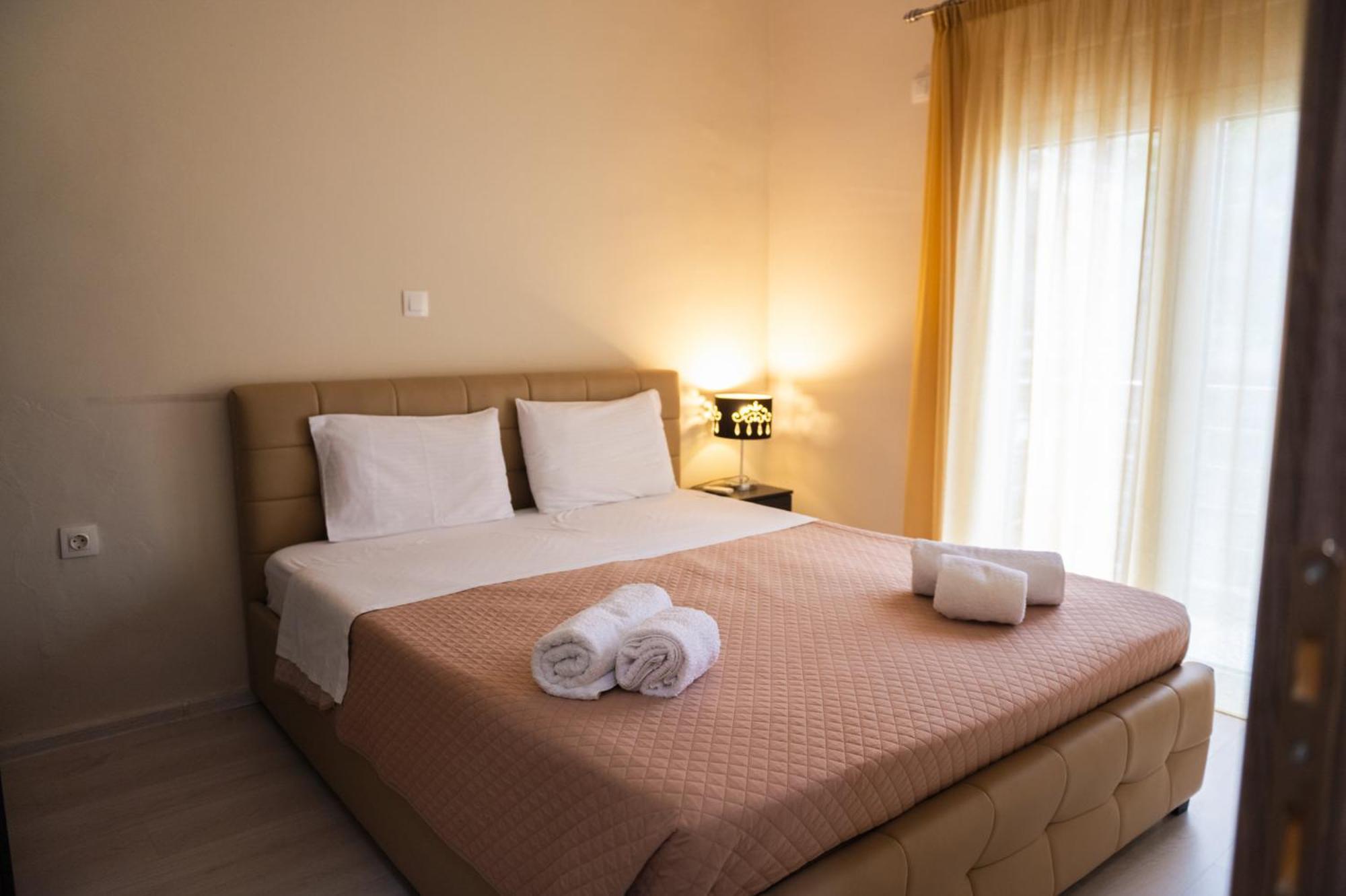 Central Luxurious Suite Near Lighthouse Alexandroupoli Bagian luar foto