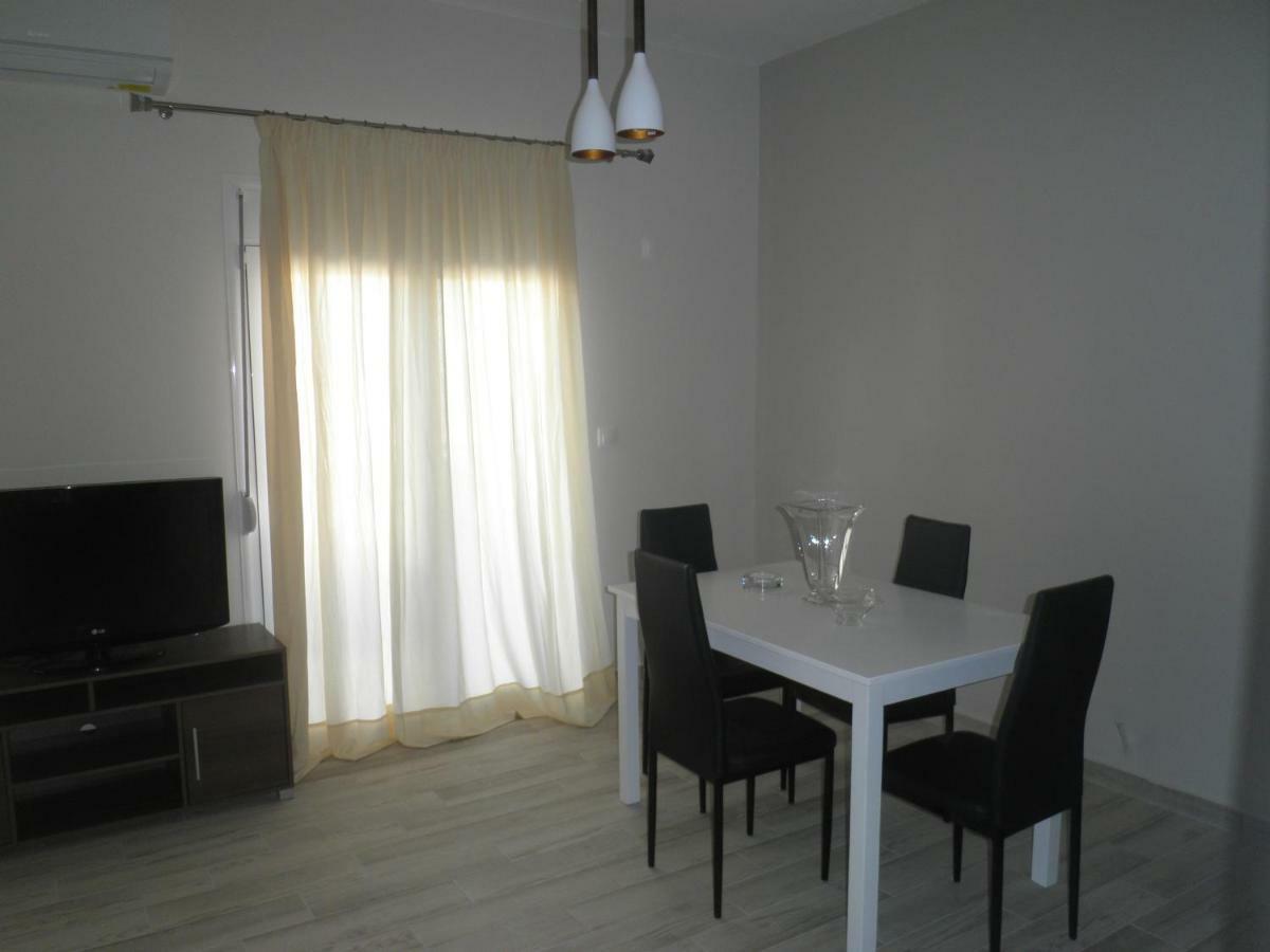 Central Luxurious Suite Near Lighthouse Alexandroupoli Bagian luar foto